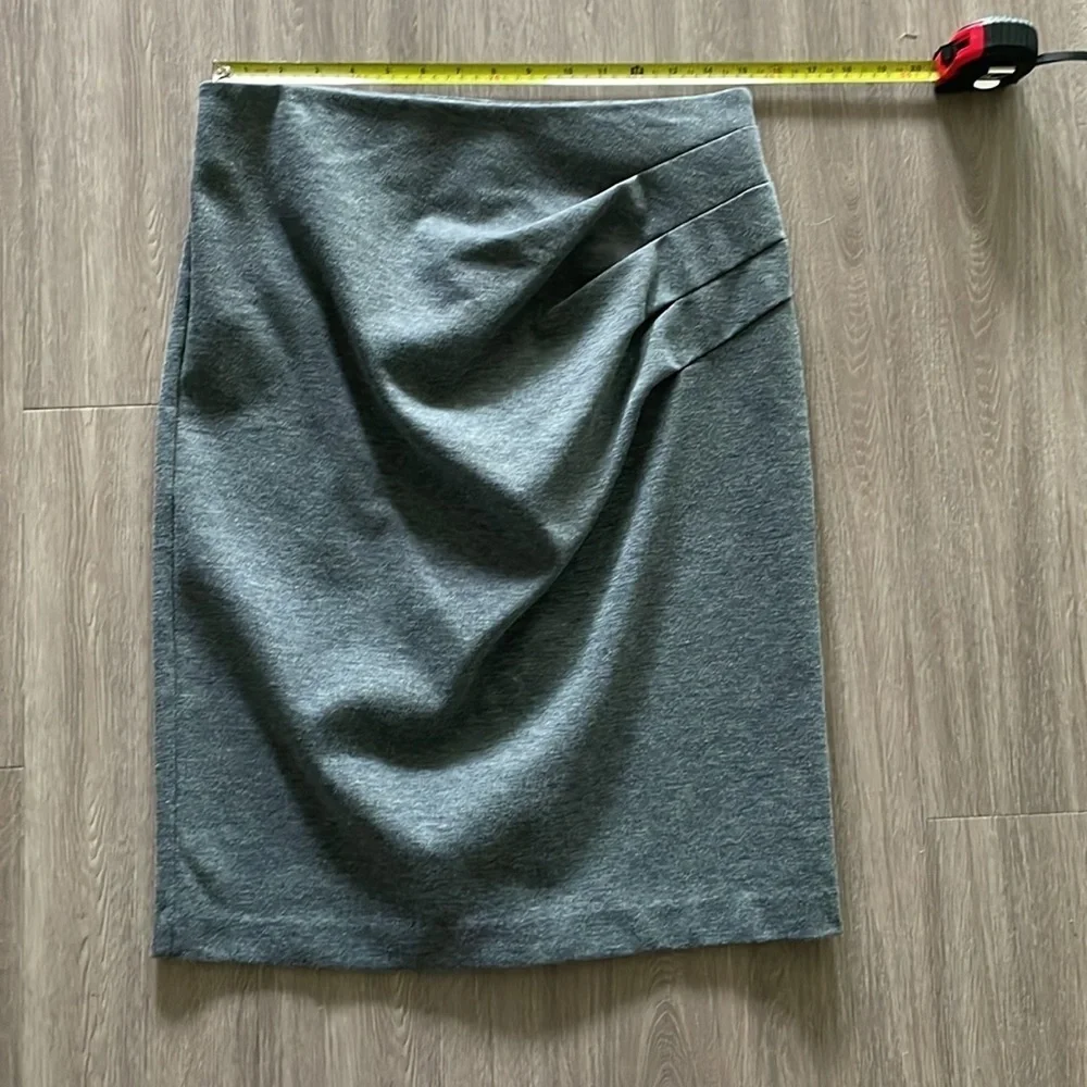 New York & Company Women Charcoal Stretch Pencil Skirt Size 10 Contemporary